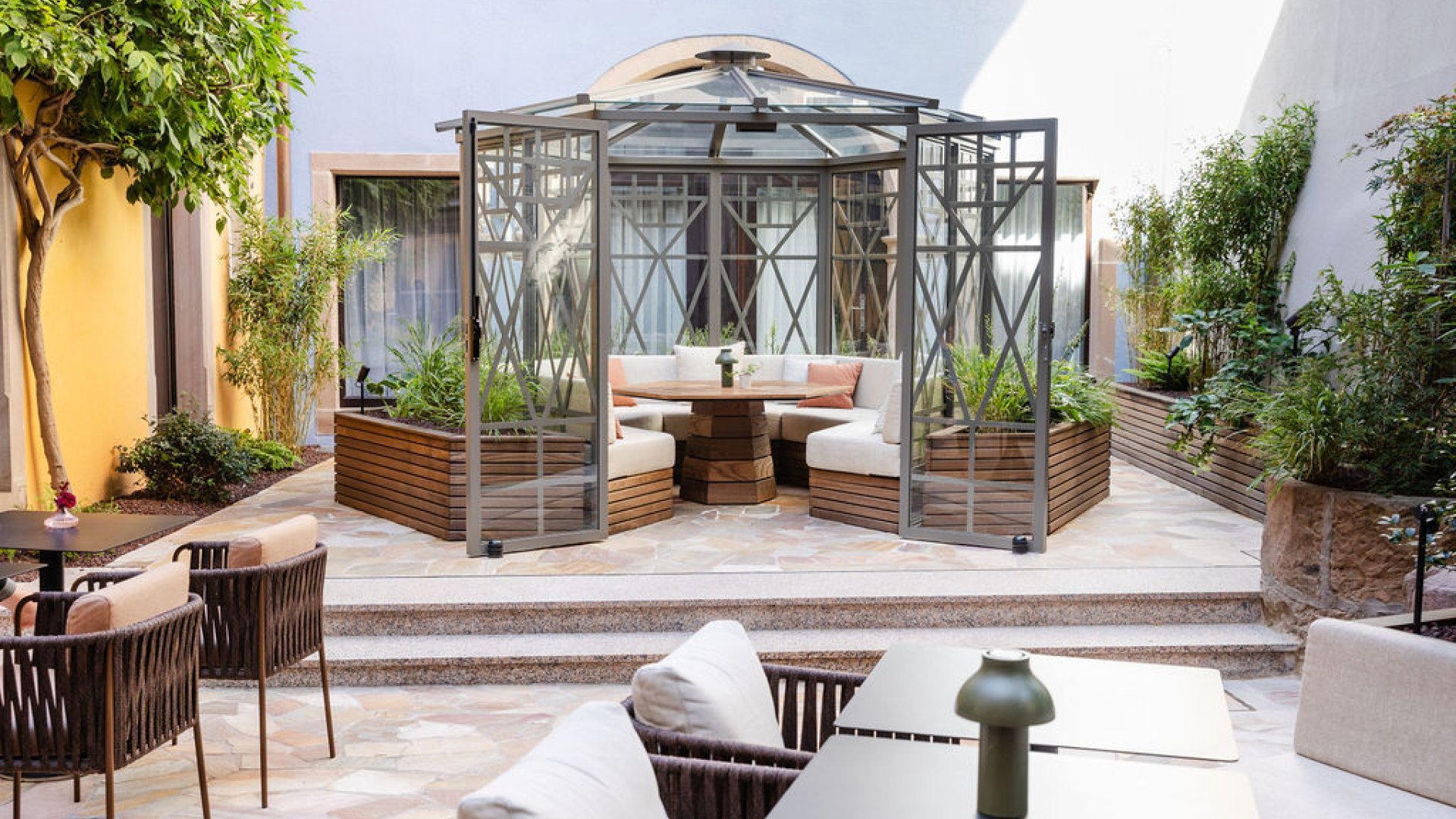 Terrasse à l'Hôtel Le Colombier Colmar